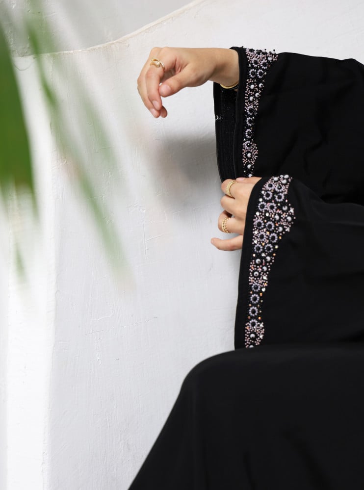 [5110715] عباية صالونا آلاء تطريز يدوي على الكم و الاكتاف مع كريستال