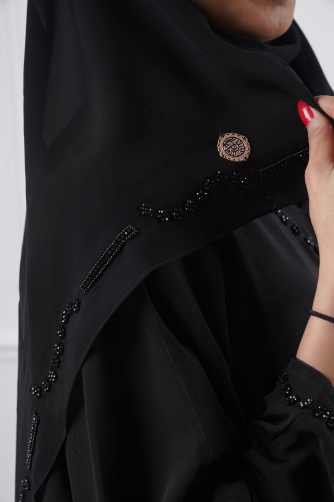 [50956] عباية صالونا لونا خرز طول العباية